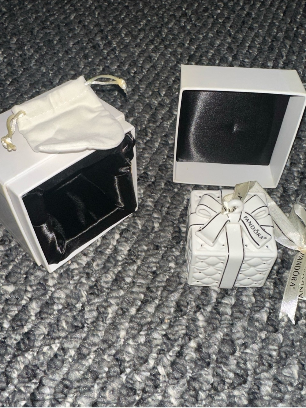 Pandora White Quilted Ceramic Gift Box Charm Holder with Ribbon